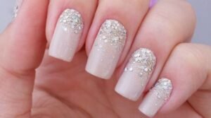 Unha de Gel Decorada Delicada – Beleza e Elegância em Suas Mãos!